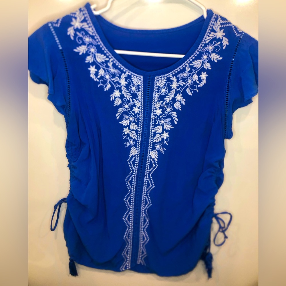 Cute Embroidered Top | Medium